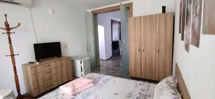 ели Guest house 3*